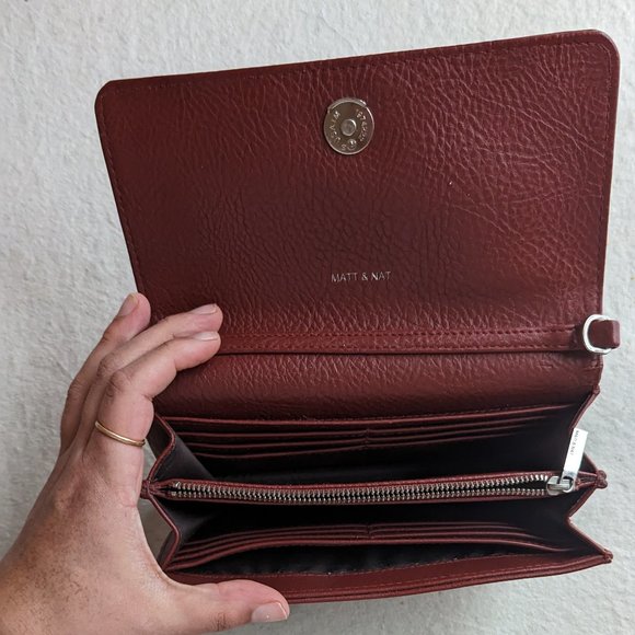Matt & Nat Vegan Leather Wallet in Burgundy - Picture 4 of 4